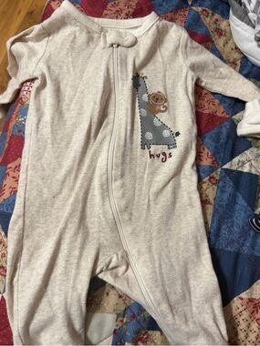 Baby One-Piece Sleeper with Giraffe Hugs Print - Cream